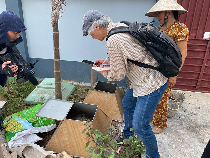 家庭訪問調査の様子